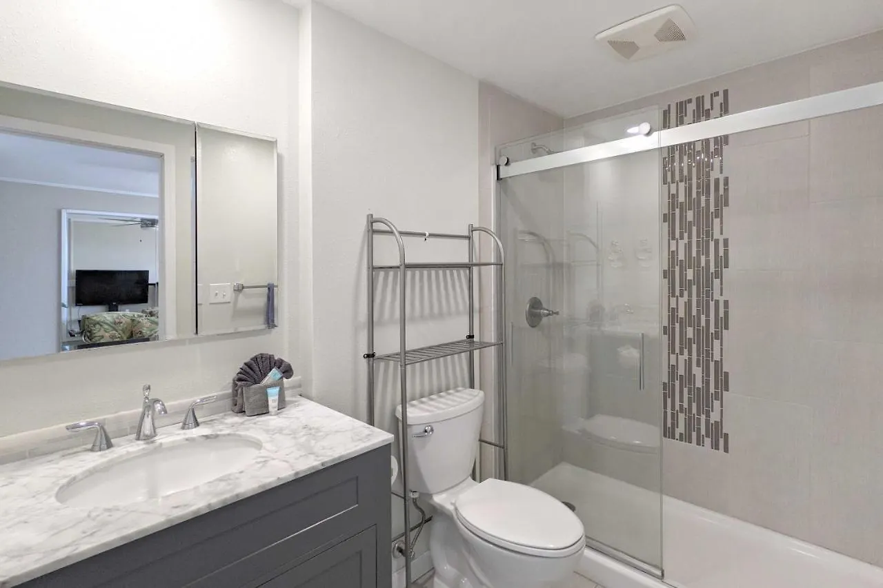 Oceanfront Lahaina Condo With Balcony And Pool Access! Kahana 0*,  United States