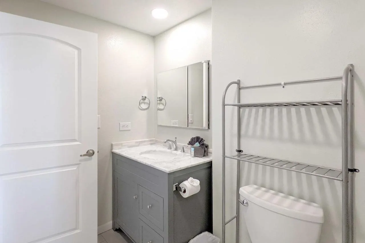 Oceanfront Lahaina Condo With Balcony And Pool Access! Kahana United States