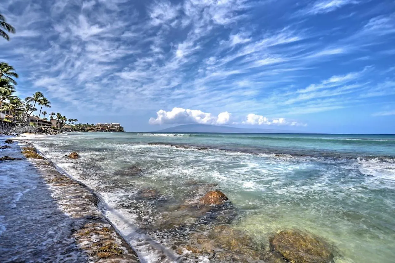Oceanfront Lahaina Condo With Balcony And Pool Access! Kahana Apartment